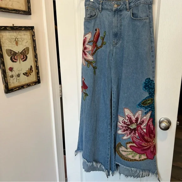 Farm Rio Embroidered Floral Wide-Leg Jeans Raw Hem Flower Bird Size Small - Picture 5 of 15